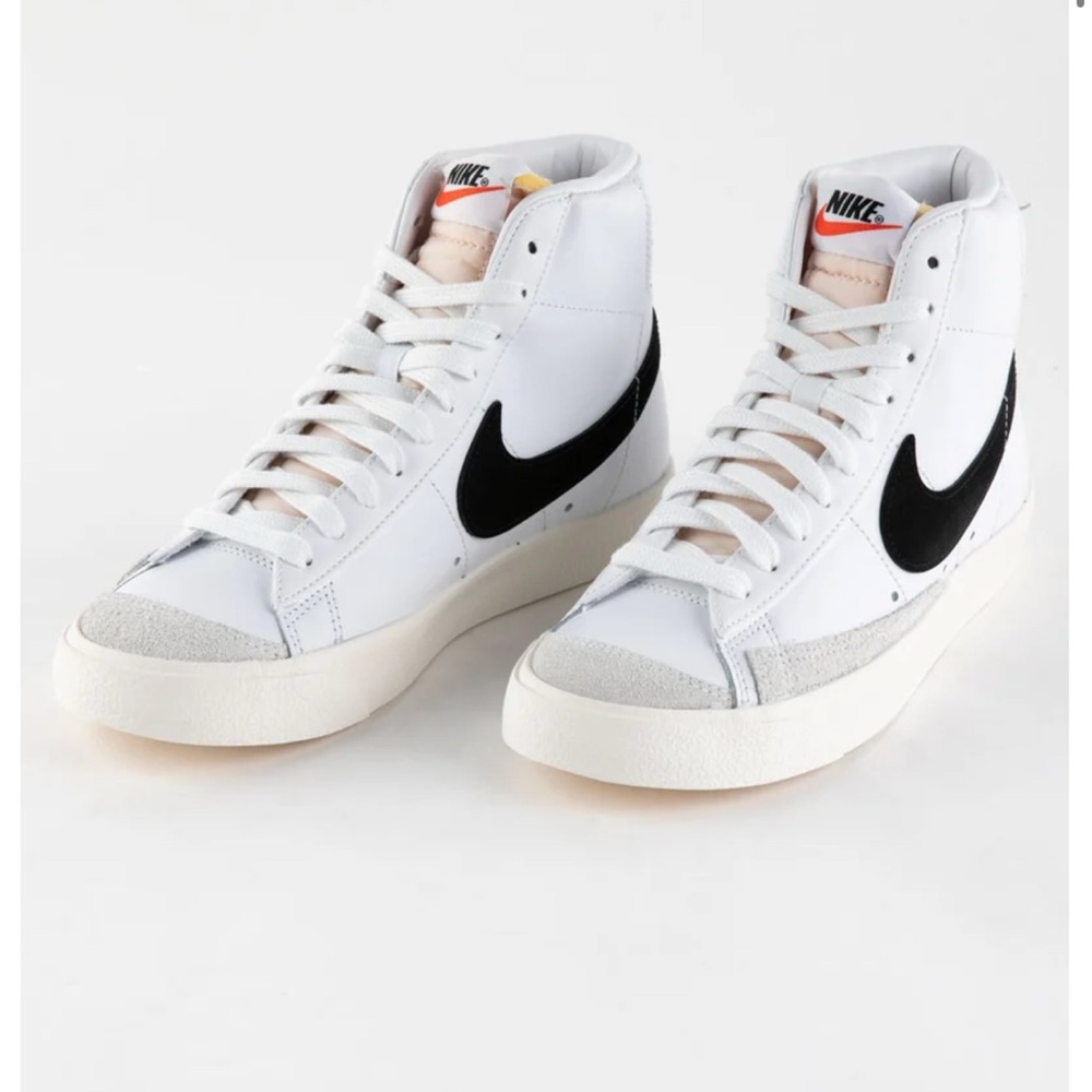 Nike White and Black High-Tops